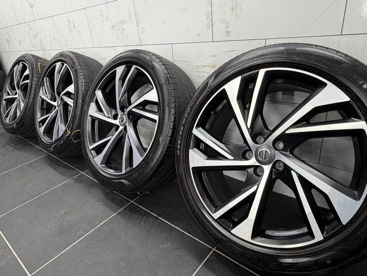 Volvo XC40 velgen 20 INCH op zomerbanden ORIGINEEL, Auto-onderdelen, Banden en Velgen, Banden en Velgen, Zomerbanden, 20 inch