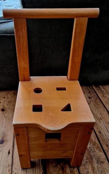 Houten stoeltje (opknapper) beschikbaar voor biedingen