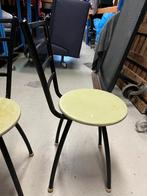 2x Compacte retro vintage eetkamerstoelen, Huis en Inrichting, Stoelen, Ophalen, Gebruikt, Bruin, Twee