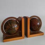 Twee houten boekensteunen met wereldbol globe, Gebruikt, Ophalen of Verzenden