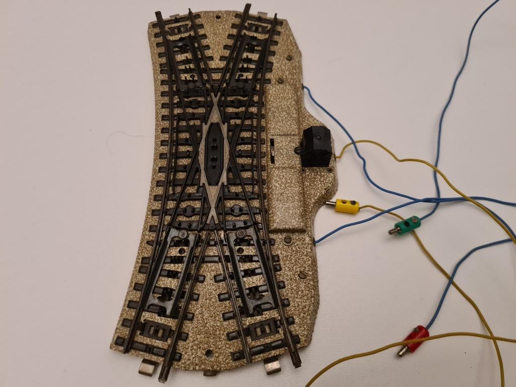 Marklin electrische kruiswissel 5128, Hobby en Vrije tijd, Modeltreinen | H0, Ophalen of Verzenden, Wisselstroom, Rails, Märklin