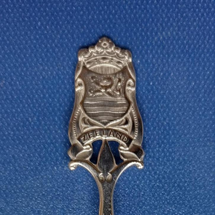 verzilverd lepeltje provincie Zeeland (ARTI 90), Antiek en Kunst, Antiek | Bestek, Ophalen of Verzenden
