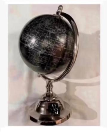 Grote zwarte wereldbol 34 cm hg. diameter 20 cm metal voet beschikbaar voor biedingen