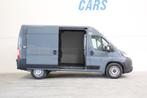 Peugeot Boxer 2.2 BlueHDi 180PK AUTOMAAAT LED CLIMA L2/H2 3., Auto's, Bestelauto's, Stof, Gebruikt, Zwart, 4 cilinders