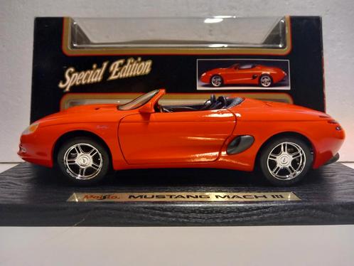Ford Mustang Mach III Roadster felrood Maisto metal 1:18 KRD, Hobby en Vrije tijd, Modelauto's | 1:18, Zo goed als nieuw, Auto