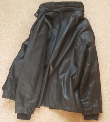 H&M zwarte jongensjas mt 170 - mooie jas in zeer goede staat