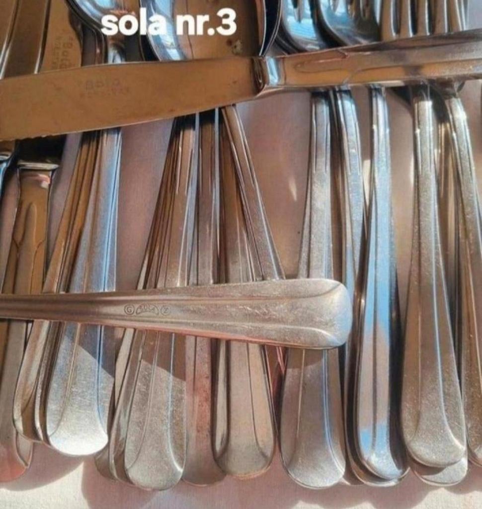 Vintage bestek Sola brede platte relief  handvatten, Ophalen of Verzenden, Gebruikt, Rvs of Chroom