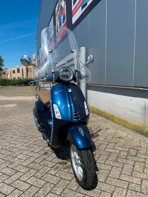 Vespa primavera 2018, Fietsen en Brommers, Scooters | Vespa, Gebruikt, Overige modellen, Maximaal 45 km/u, Benzine, Ophalen