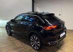 Volkswagen T-Roc 1.5 TSI Sport Business R-line PANO KEYLESS, 4 cilinders, 150 pk, Bedrijf, Grijs