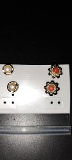 2 sets gouden oorstekers, Sieraden, Tassen en Uiterlijk, Oorbellen, Ophalen, Zo goed als nieuw, Met edelsteen, Knopjes of Stekers