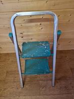 Altrex werktrap 2 trede, Doe-het-zelf en Verbouw, Ladders en Trappen, Ophalen, Zo goed als nieuw, Minder dan 2 meter