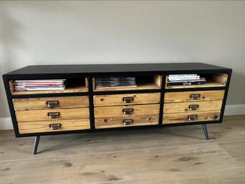 Dutchbone Sol Dressoir beschikbaar voor biedingen