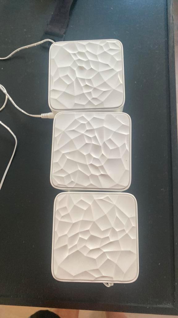 Wifi versterker Tenda Mesh 3 cubes, Computers en Software, WiFi-versterkers, Zo goed als nieuw, Ophalen of Verzenden