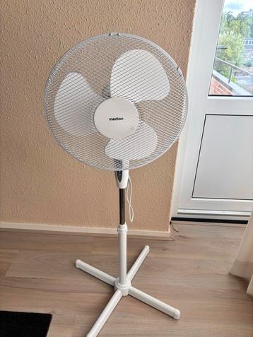Medion Table Fan with Remote want to sell as moving out beschikbaar voor biedingen