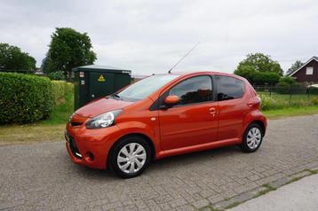 Toyota Aygo 1.0 VVT-i Dynamic Orange beschikbaar voor biedingen