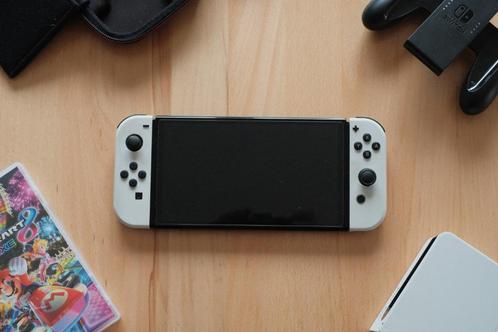Nintendo Switch OLED + Mario Kart 8, Spelcomputers en Games, Spelcomputers | Nintendo Switch, Zo goed als nieuw, Switch OLED, Met 1 controller