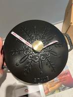 Nieuwe Staub Marmite 24cm Flocon Mat Zwart - Zeldzaam!, Huis en Inrichting, Keuken | Potten en Pannen, Kookpan of Snelkookpan