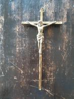 Te koop kruisbeeld, Ophalen of Verzenden, Gebruikt, Overige typen, Christendom | Katholiek