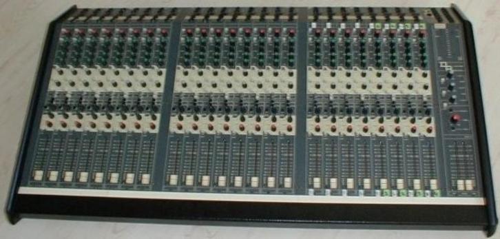 D&R 1500 mengtafel 24 kanalen sub-floting, Muziek en Instrumenten, Mengpanelen, Zo goed als nieuw, 20 kanalen of meer, Ophalen