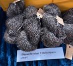 Handgesponnen wol Blauwe Texelaar met Alpaca, Hobby en Vrije tijd, Ophalen of Verzenden, Nieuw, Breien of Haken, Wol of Garen