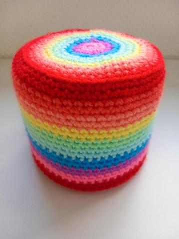Gondas Creaties Regenboog opbergbakje /Retro toiletrolhouder beschikbaar voor biedingen