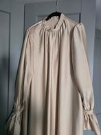 Merrachi London Satin Jurk - Maat L - Nieuw!, Kleding | Dames, Verzenden, Beige, Maat 42/44 (L), Nieuw
