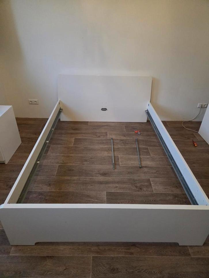 Ikea malm bedframe 140200 en 2 lattenbodems, Huis en Inrichting, Slaapkamer | Bedden, Gebruikt, Tweepersoons, 140 cm, Hout, Wit