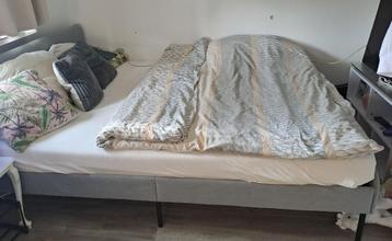 Tweepersoon bed beschikbaar voor biedingen