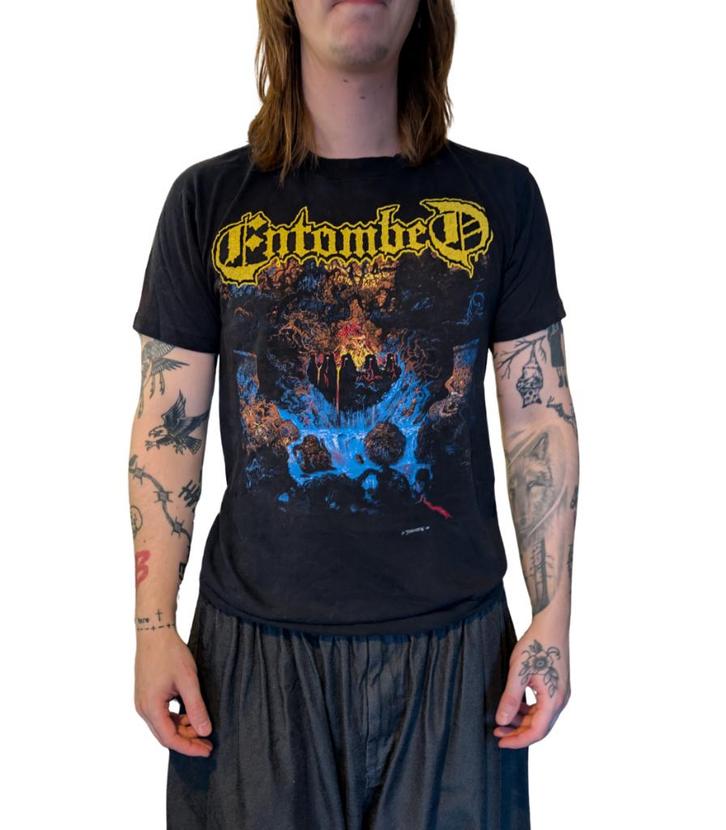 1991 Entombed – Clandestine Tour Tee – Size L, Kleding | Heren, T-shirts, Zo goed als nieuw, Maat 52/54 (L), Zwart, Ophalen of Verzenden