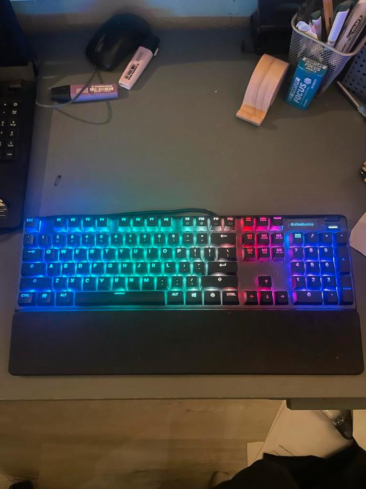 Steelseries Apex 5 Gaming Toetsenbord, Computers en Software, Toetsenborden, Gebruikt, Qwerty, Bedraad, Gaming toetsenbord, Ophalen of Verzenden