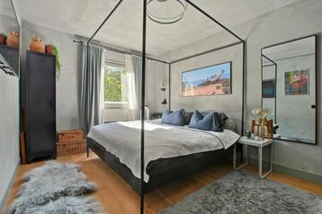 zwart metalen hemel bedframe beschikbaar voor biedingen