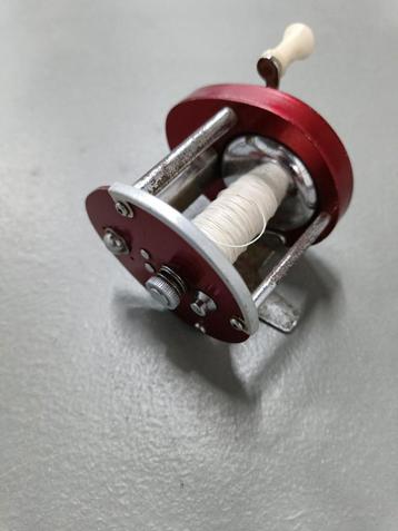 Klassiek reeltje made in Japan netjes gebruikt beschikbaar voor biedingen