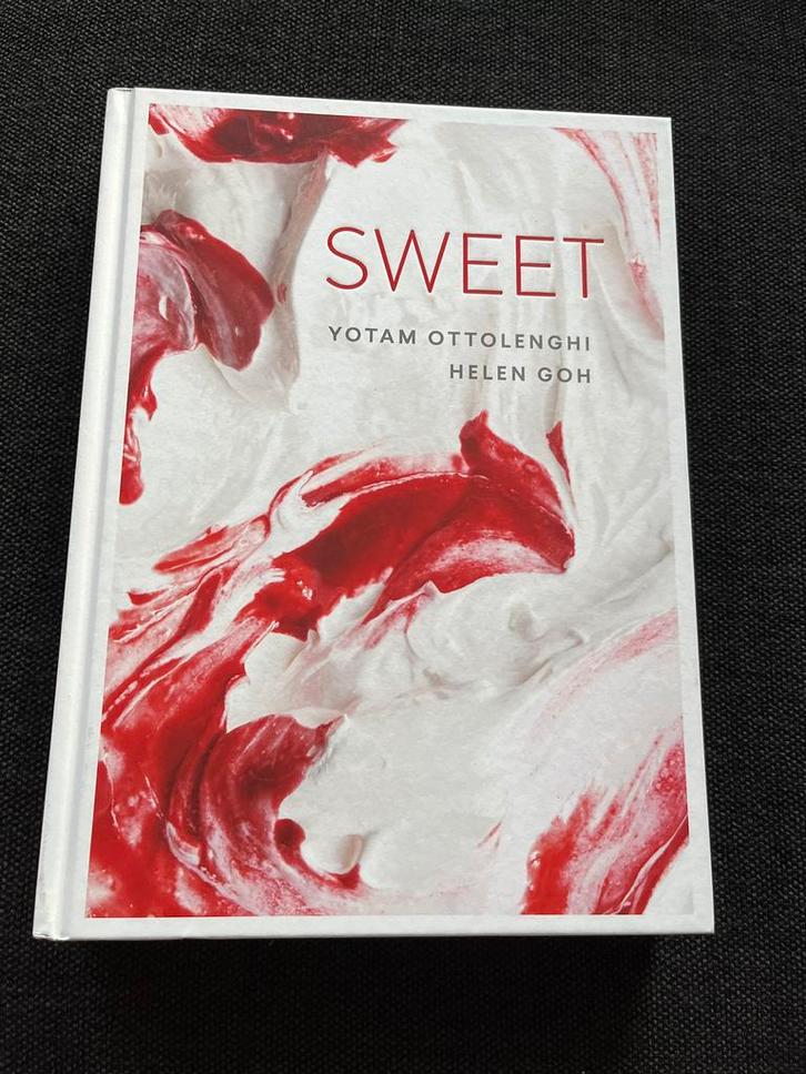 Sweet - Ottolenghi & Goh Kookboek, Boeken, Kookboeken, Zo goed als nieuw, Taart, Gebak en Desserts, Overige gebieden, Vegetarisch