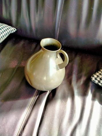 Tinnen vaas. beschikbaar voor biedingen