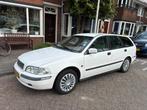 Volvo V40 1.6 I 16V 2001 Wit, Auto's, 65 €/maand, 4 cilinders, Wit, Origineel Nederlands