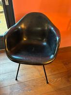 Eames Fiberglass DAX chair Vitra Herman Miller, Huis en Inrichting, Stoelen, Ophalen, Zo goed als nieuw, Zwart, Eén