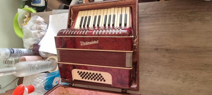 (in prijs verlaagd deze week) Weltmeister 32 bass, Muziek en Instrumenten, Accordeons, Gebruikt, 32-bas, Overige merken, Met koffer