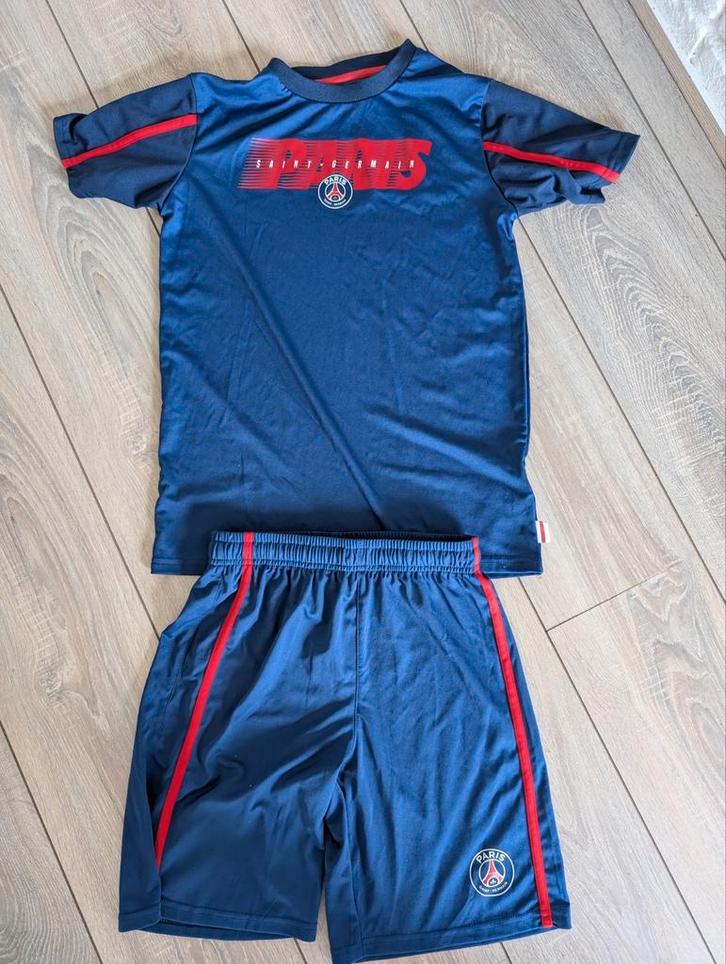 Paris St. Germain sportsetje maat 14 (ca. 176), Sport en Fitness, Voetbal, Zo goed als nieuw, Maat XS of kleiner, Ophalen of Verzenden