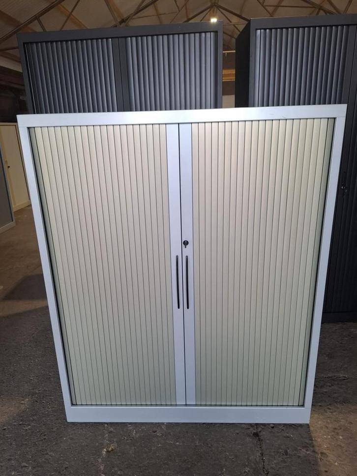 Metalen roldeurkast van 145 hoog met sleutel, Huis en Inrichting, Kasten | Roldeurkasten en Archiefkasten, Gebruikt, 100 tot 150 cm