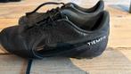 Nike tiempo voetbalschoenen mt 34, Sport en Fitness, Voetbal, Ophalen, Gebruikt, Maat XS of kleiner, Schoenen