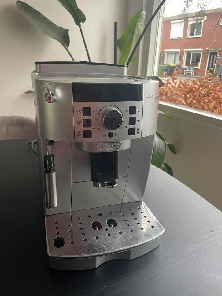 Delonghi Magnifica S, Witgoed en Apparatuur, Koffiemachine-accessoires, Zo goed als nieuw, Ophalen