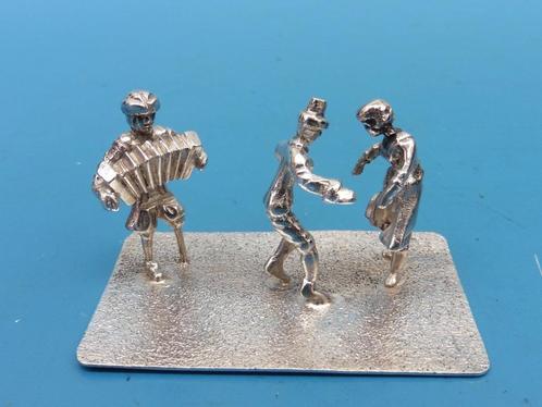 Zilveren miniatuur accordeonspeler en dansers           Z205, Antiek en Kunst, Antiek | Goud en Zilver, Zilver, Ophalen of Verzenden