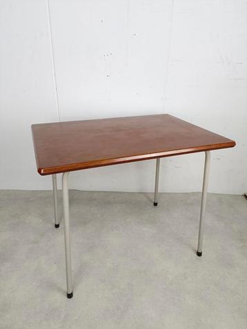 Vintage bijzettafel kinder tafel Werzalit #Rotundumvintage beschikbaar voor biedingen