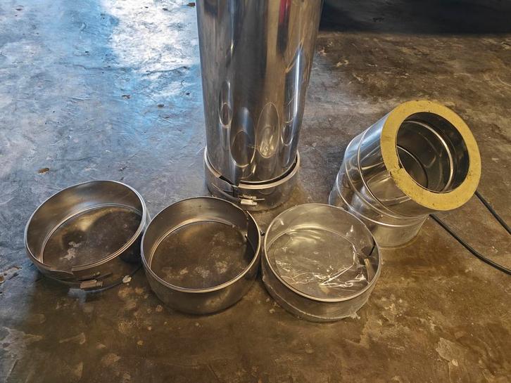 Dubbelwandige kachelpijp 180/130mm + bocht en klemmen, Doe-het-zelf en Verbouw, Buizen en Afvoer, Gebruikt, Afvoer, Rvs, Minder dan 2 meter
