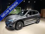 BMW X1 sDrive18i High Exe Navi|Leer|Camera|Keyles|LED|Headup, Auto's, Gebruikt, Lichtsensor, Met garantie (alle), Leder en Stof