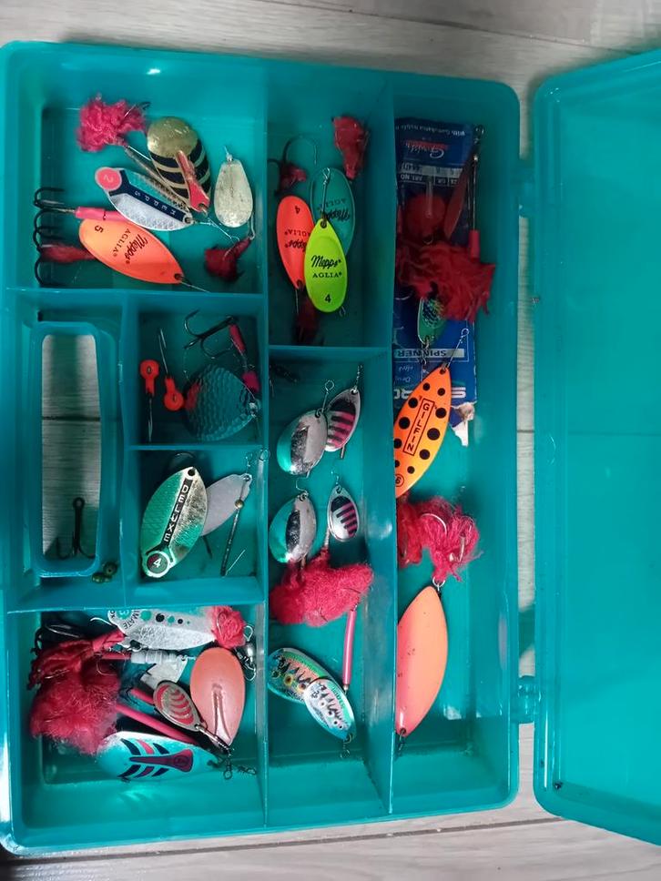 Doos met 15+ Spinners - Enkel & tandem kunstaas, Watersport en Boten, Accessoires en Onderhoud, Gebruikt, Overige typen, Ophalen of Verzenden