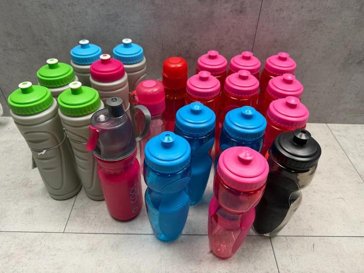 Partij bidons - divers - 21 stuks - NIEUW - C1368, Caravans en Kamperen, Kampeeraccessoires, Nieuw, Ophalen of Verzenden