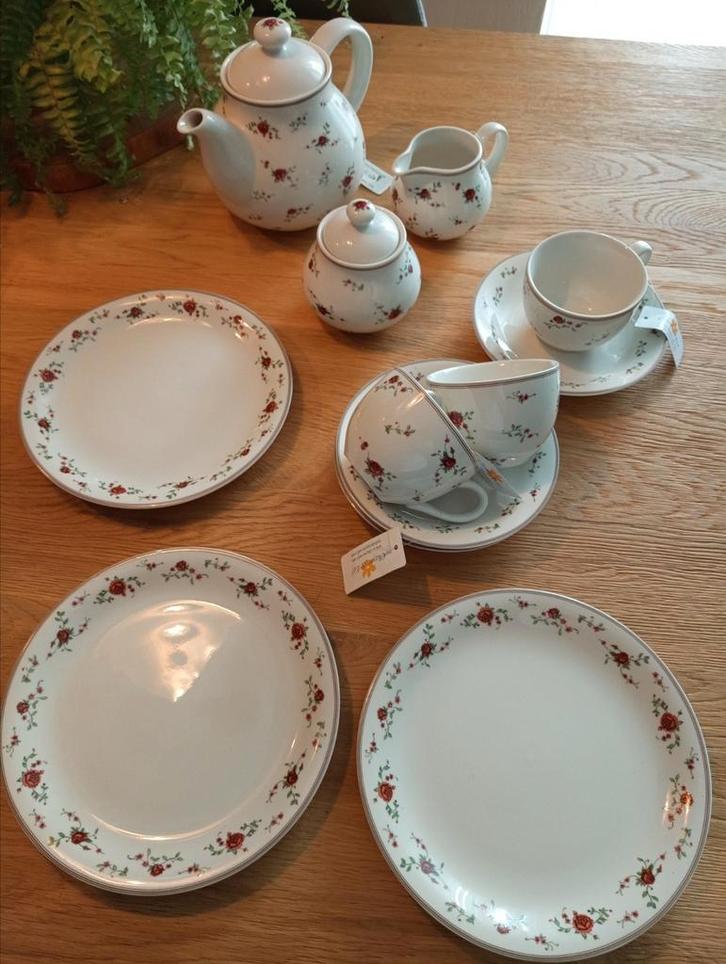 Theeservies met ontbijt bordjes van Clayre & Eef, Antiek en Kunst, Antiek | Servies compleet, Ophalen of Verzenden