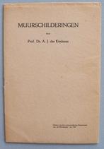 Muurschilderingen, map met aantal schilderijen, Ophalen of Verzenden, Gelezen