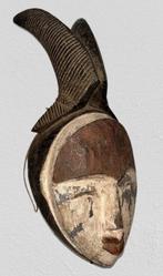 Afrikaans masker uit Gabon, Ophalen, Gebruikt